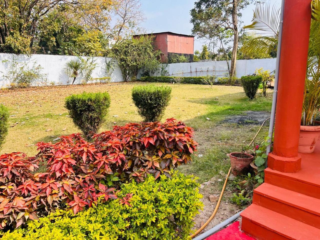 The English Gaon 4 Bhk ボーパール エクステリア 写真